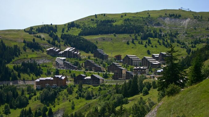 Auris-en-Oisans hotel, location ou hotels club auris en oisans hotel, location ou hotels club