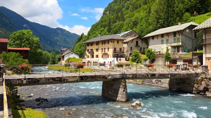 Sixt-Fer-à-Cheval en été que faire dans cette station de montagne sixt fer à cheval en été que faire dans cette station de montagne